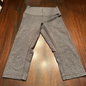 Lululemon Cropped Capris.